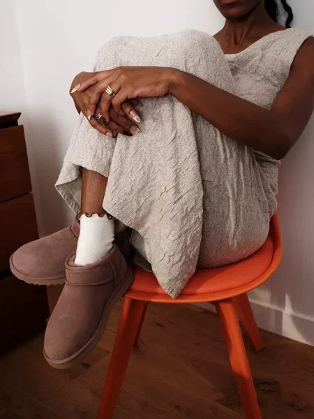 UGG W Classic Ultra Mini апрески дамски от велур кафяво