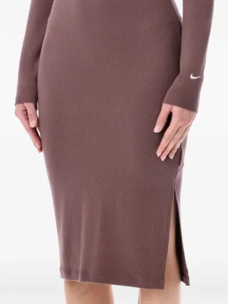 Tricou Nike până la genunchi de costum maro