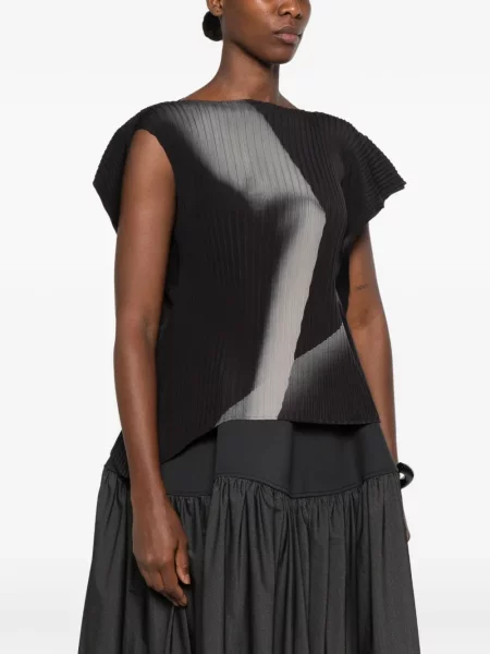 Asimetrična bluza Issey Miyake crna