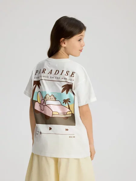 Reserved Póló hátoldali mintával Pusheen krémszínű