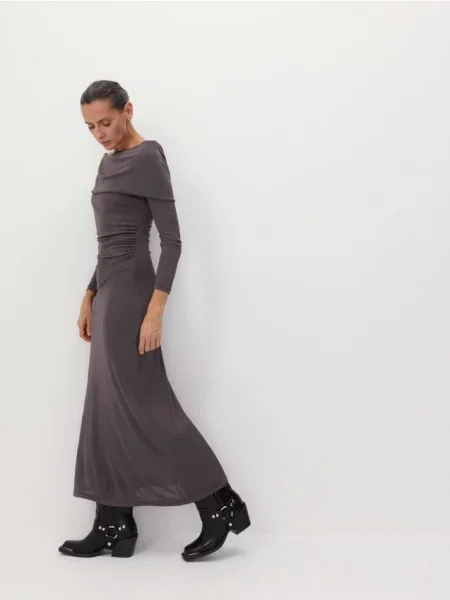 Reserved Сукня з відкритими плечима бежевий