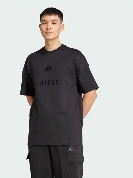Футболка adidas чорний