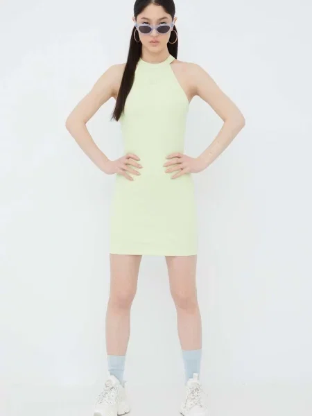 Рокля Puma къс модел с кройка по тялото зелено