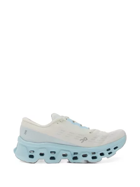 Sneakerși On