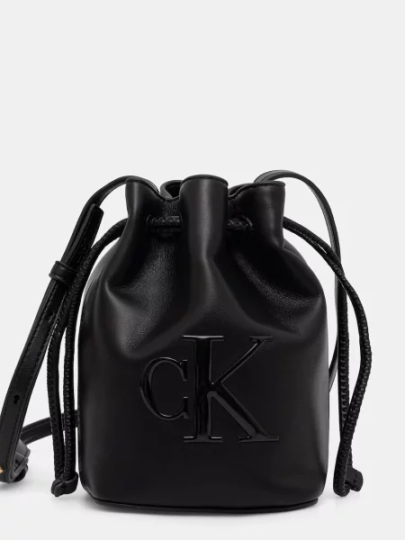 Calvin Klein vaková kabelka z imitace kůže černá