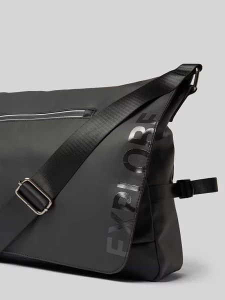 Torba weekendowa z nadruk z napisem model EXPLORE MESSENGER' Camel Active czarna