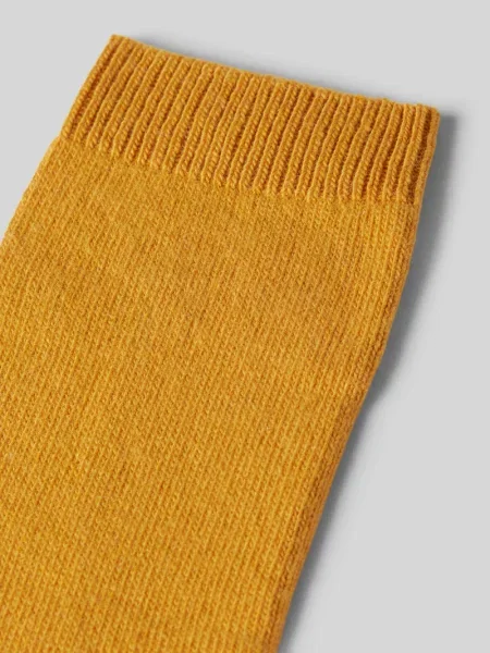 Skarpety z wysokiej jakości mieszanki wełny i kaszmiru model ‘COSY WOOL’ Falke żółte