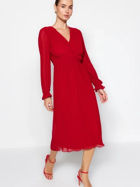 Rochie Trendyol din șifon plisată roșu