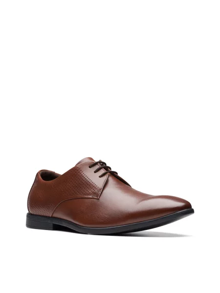 Pantofi Clarks din dantelă maro