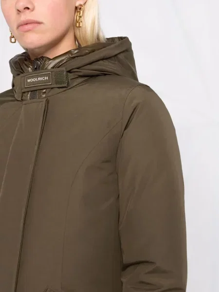 Parka Woolrich s kapucí zelená