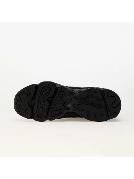 Маратонки New Balance черно