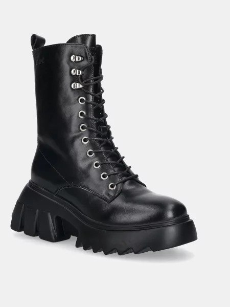 Кожаные утепленные ботинки Goe на платформе черные