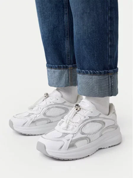 Sneakersy Guess bílé