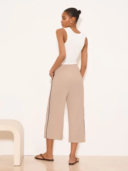Lipsy Pantaloni pielii negru