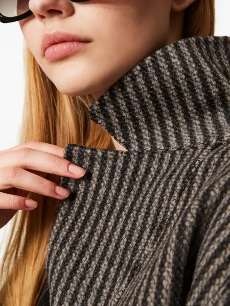 Palton Twinset cu dungi negru