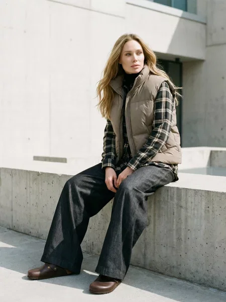 Утеплений жилет Seventeen бежевий