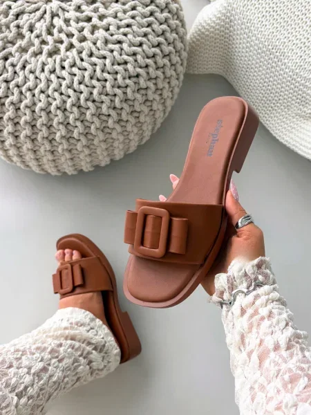 Japonke Boto z zaponko bela