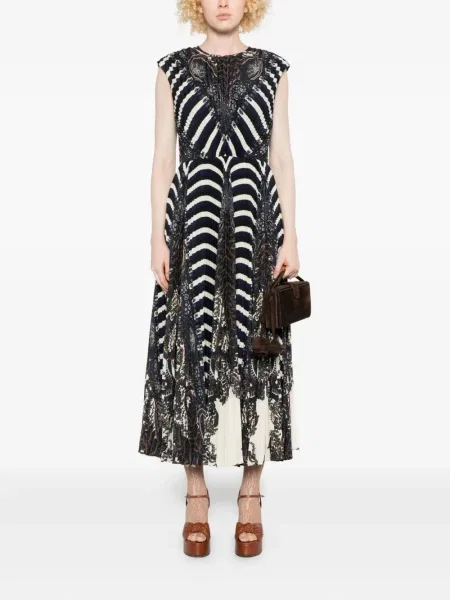 Rochie Ulla Johnson plisată de costum negru