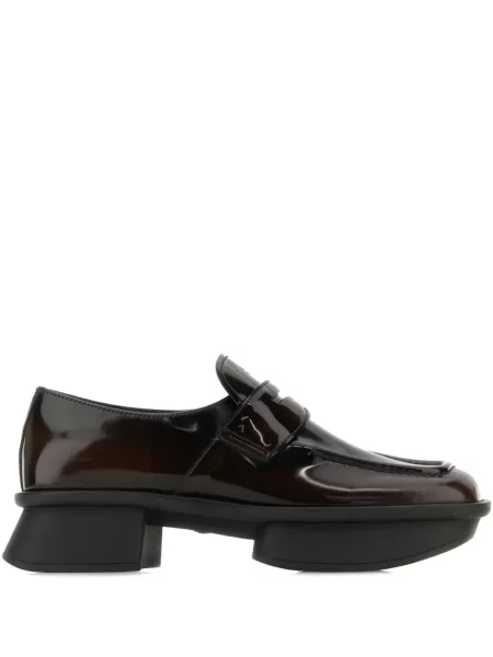 Pantofi loafer Prada din piele de lac maro
