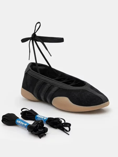 Adidas Originals balerini din piele întoarsă Taekwondo Mei Ballet W negru