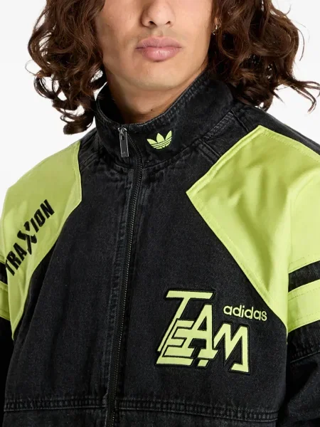 Prugaste kratke hlače Adidas crna