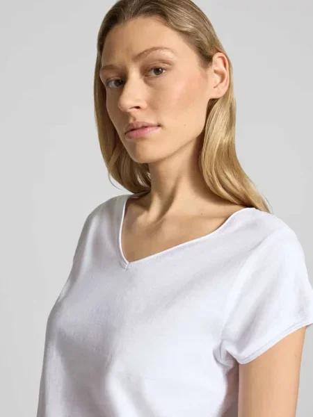 T-shirt z dekoltem w serek Christian Berg Woman biała