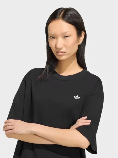 Футболка adidas ESSENTIALS чорний