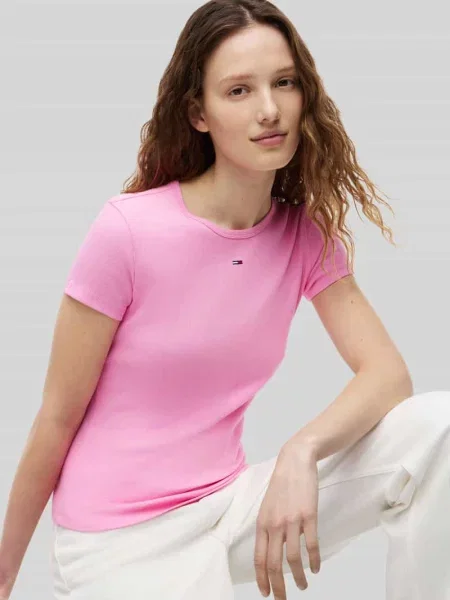 T-shirt o kroju slim fit z mieszanka bawełny z prążkowana dzianina Tommy Jeans