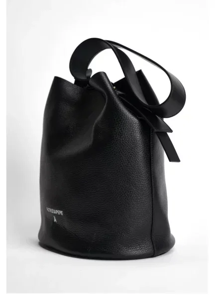 Чанта тип bucket Patrizia Pepe черно