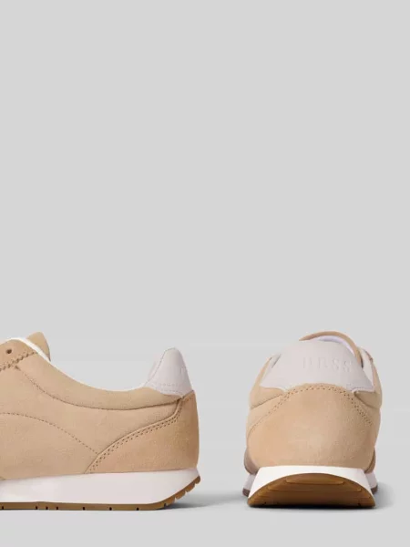 Guess sneakersy zamszowe beżowy