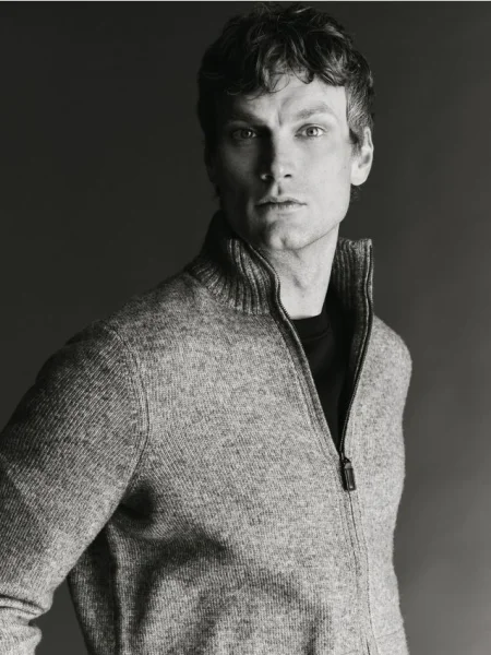 Reserved Sweter z golfem z domieszką wełny szary