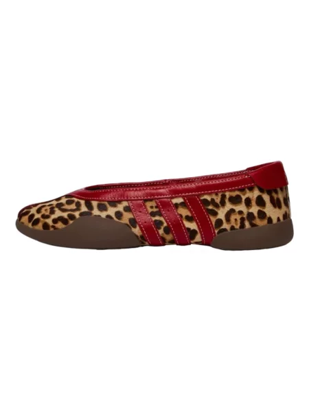 Pantofi Adidas cu imagine cu model leopard roșu