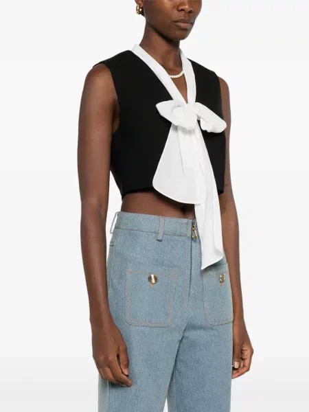 Bluză Sandro cu decolteu în V negru