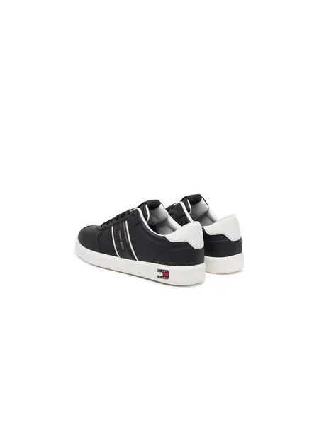 Sneakersy Tommy Jeans Lightweight Flag Leather Court čierna