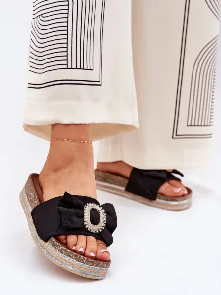 Broška Boto z lokom črna