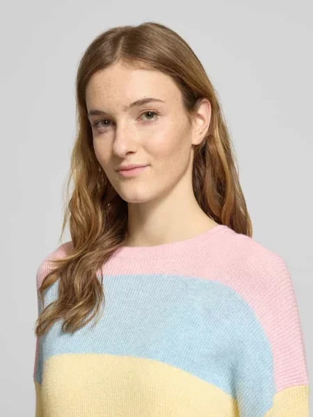 Sweter z dzianiny o regularnym kroju z mieszanki model ATIA' Only różowy
