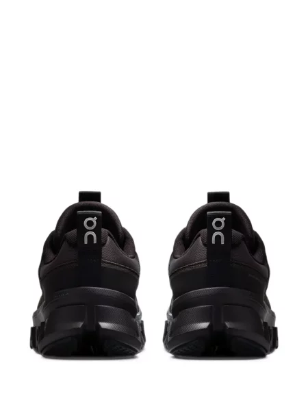 Impermeabil sneakerși On maro
