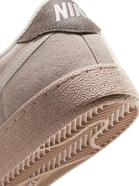 Nike Sportswear W TENNIS CLASSIC CS női velúr sportcipő bézs