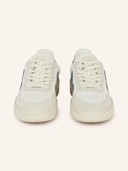 Sneakersy Veja zamszowe z okrągłym noskiem wiązane białe