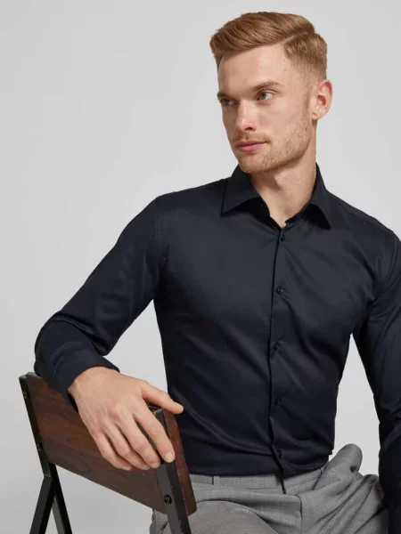 Koszula biznesowa o kroju slim fit z drobnego twillu z dodatkiem streczu Boss czarna