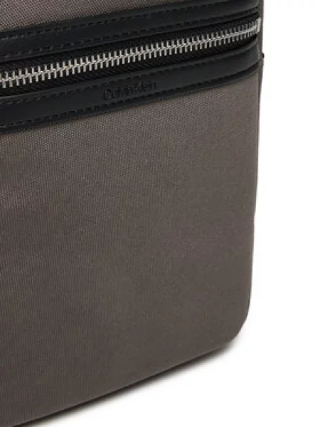 Calvin Klein Torbica za okrog pasu Contrast Reporter siva