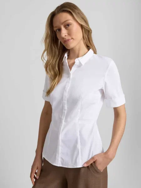 Bluzka o kroju slim fit z listwą guzikową Christian Berg Woman Selection biała