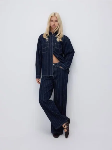 Reserved Вільні джинси в смужку темно-синій сині