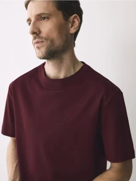 Reserved Tricou regular fit din mercerizat maro