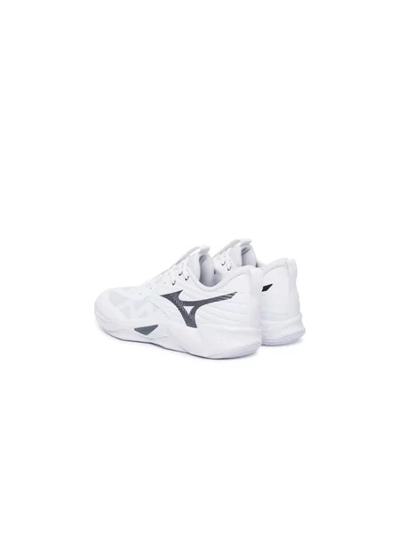 Batai uždaroms aikštelėms Mizuno Wave Momentum Pro balta
