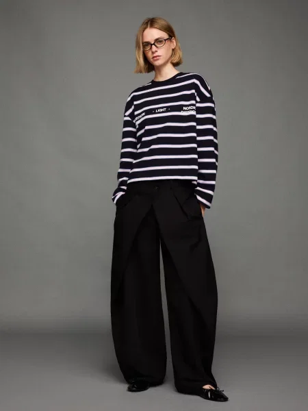 Bershka Koszulka Oversize Z Długim Rękawem I Nadrukiem Kobieta S czarny