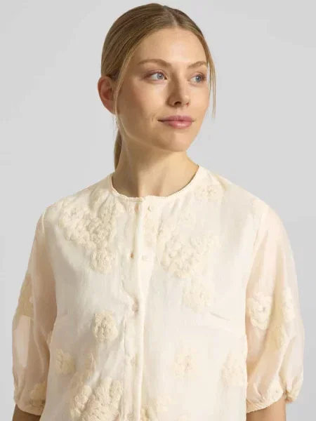 Bluzka o kroju regular fit z kwiatowym ozdobnym obszyciem Jake*s Collection beżowa