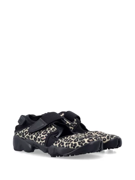 Sneakerși Nike Vomero cu model leopard din piele de căprioară roșu