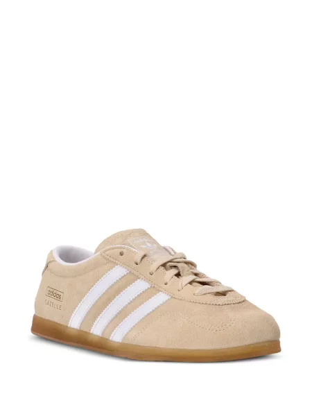 Sneakerși Adidas Gazelle din piele de căprioară cu dungi