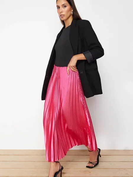 Fusta maxi Trendyol din satin roz